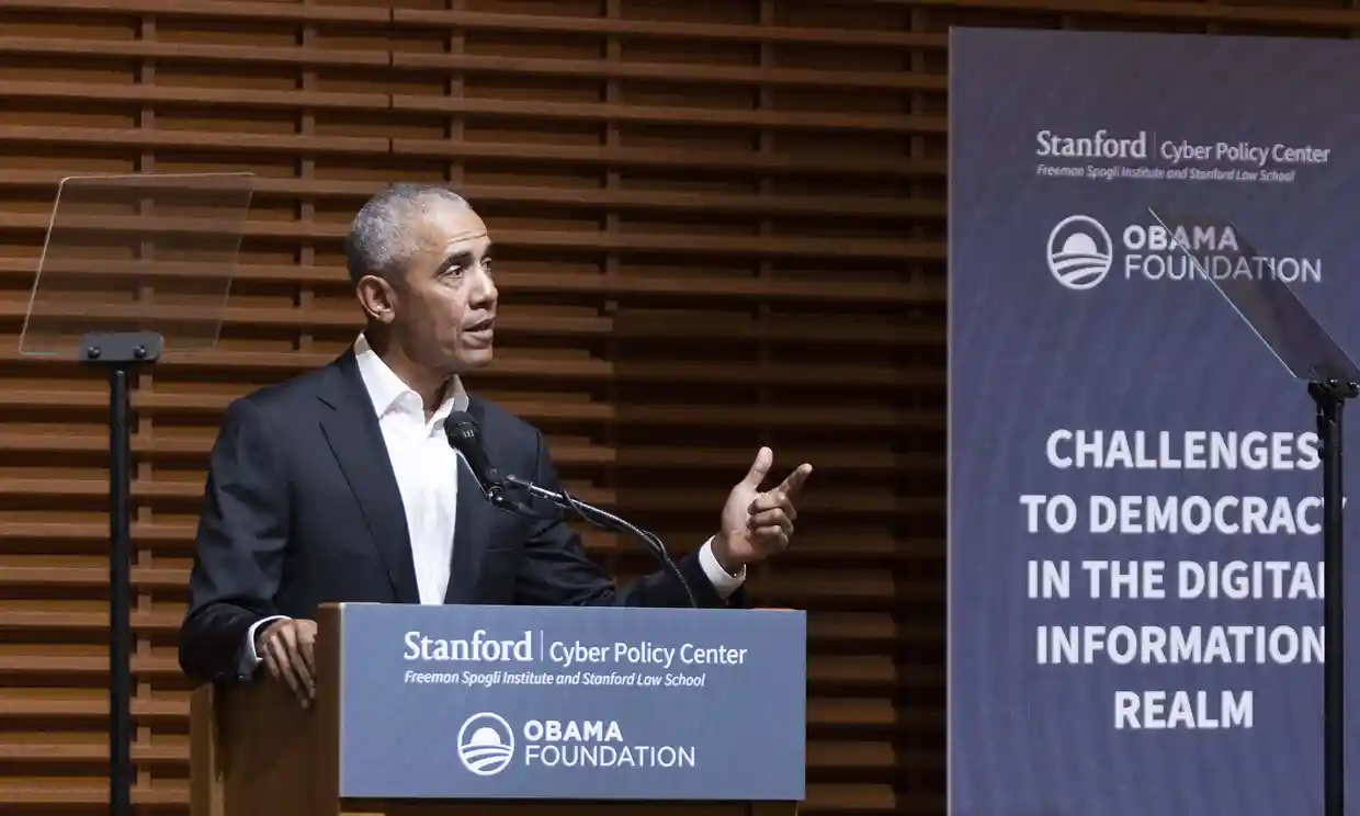 Obama, sosyal medya şirketlerine “güçlü düzenleme” istedi