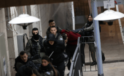 İsrail Mescid-i Aksa'ya baskın, Gazze'ye roket saldırısı düzenledi