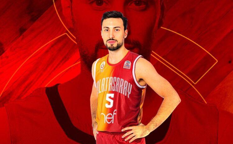 İsmet Akpınar 2 yıl Galatasaray forması giyecek.