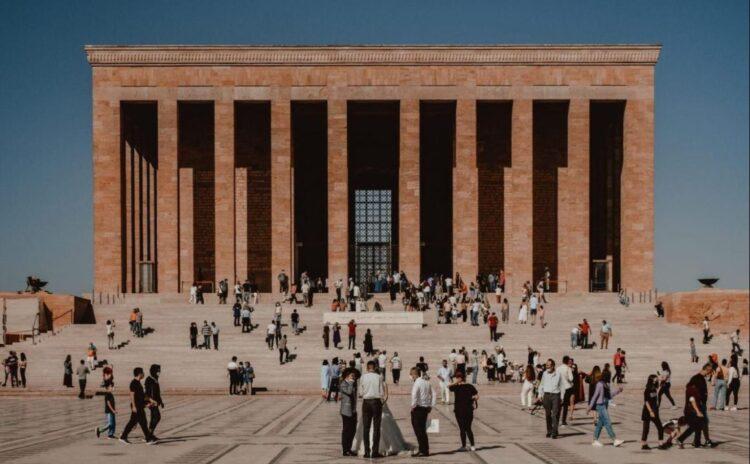 Anıtkabir'de şeriat provokasyonu