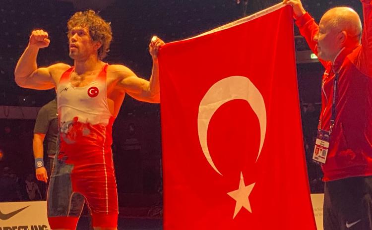 Avrupa Şampiyonası'nda Selçuk Can ve Alperen Berber'den altın madalya