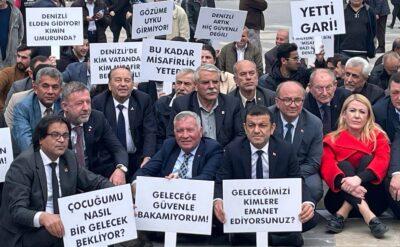 CHP büyükşehir adayı oturma eylemi yaptı