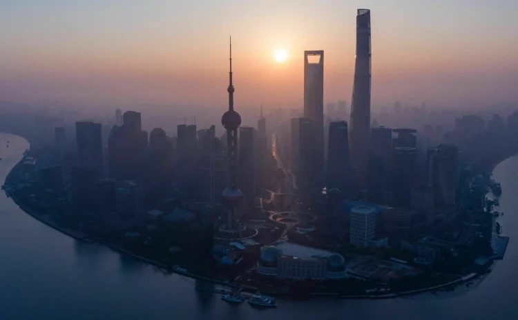 Çin’in şehirleri ağır geldi, toprağa gömülüyor