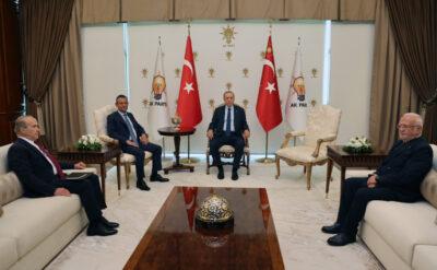 Erdoğan-Özel zirvesinde herkes ‘boş koltuğu’ konuştu: Gözden kaçan detay ‘not defteri’