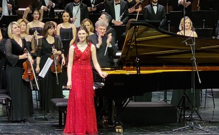 52 yaşındaki festivali 15 yaşındaki genç bir yıldız açtı