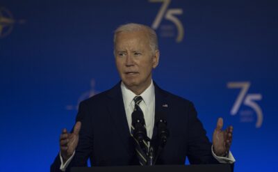 Biden NATO zirvesini de gafsız geçmedi, Zelenski’yi ‘Putin’ diye sahneye çağırdı, Kamala Harris’i Trump’la karıştırdı