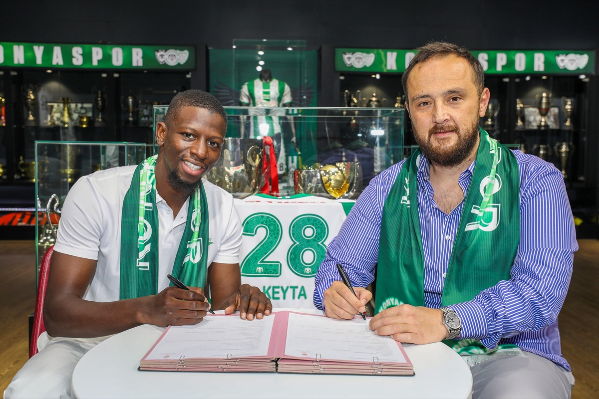 » RESMİ – Konyaspor’a Fransız sol kanat! Azerbaycan’dan geldi