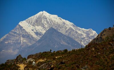 Dünyanın zirvesinde yeni bulgu: Everest Dağı her yıl uzuyor!