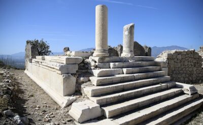 Muğla’daki Tlos antik kentinin meclis binası ve tapınağı ayağa kaldırılıyor