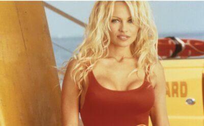 Pamela Anderson’un ünlü mayosu müzelik