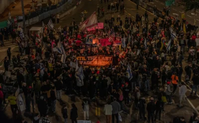 Gazze’de ateşkes gergin biçimde yürürlüğe giriyor