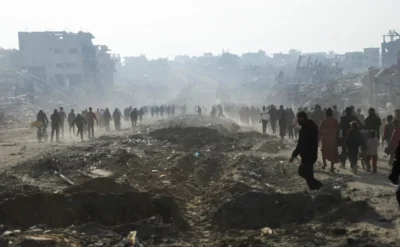 Acılı bir millet artık orada olmayan evine dönmeye, molozların arasında cenazelerini bulmaya çalışıyor