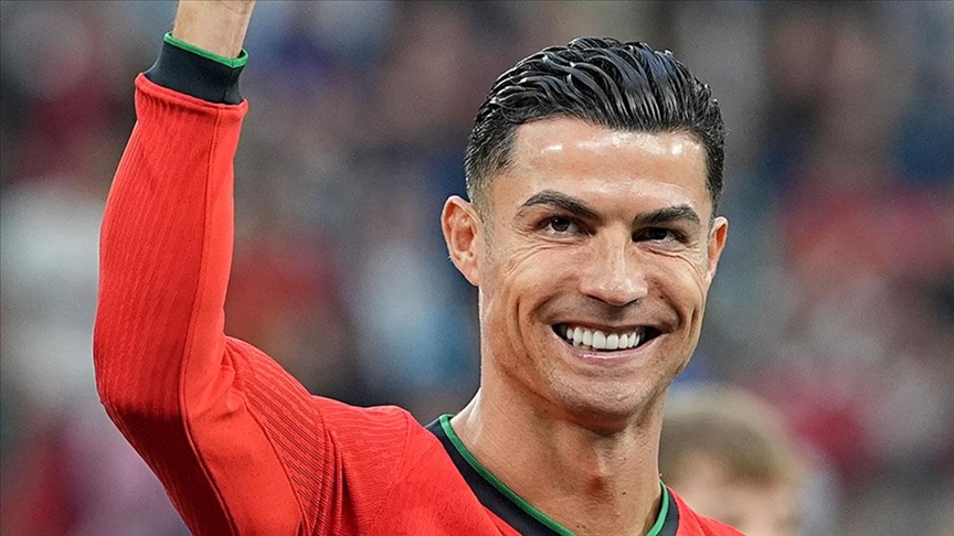 Ronaldo pek mütevazı: Tüm zamanların en iyi futbolcusu olduğumu düşünüyorum