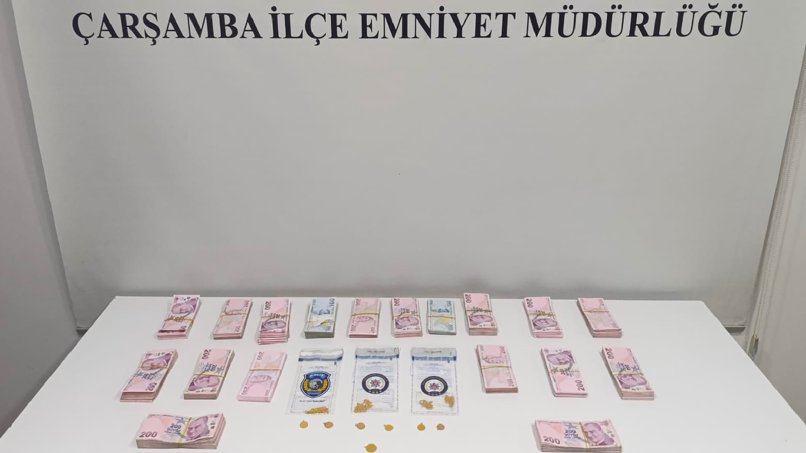 Kuyumcuya sahte altın satmaya çalıştılar
