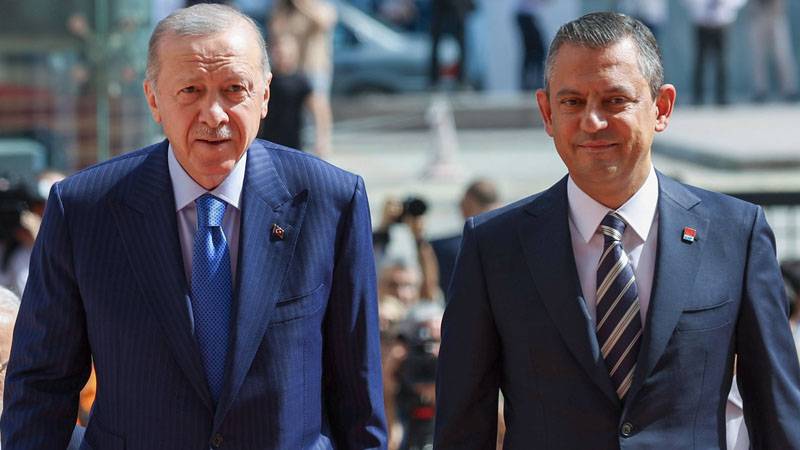 CHP lideri Özel, Erdoğan’ın anayasa çağrısına kapıyı kapattı: Önce AYM ve AİHM kararlarına uysun