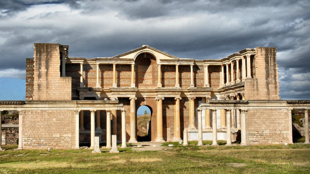 Sardes UNESCO dünya miras listesine girdi, Salihli uçtu