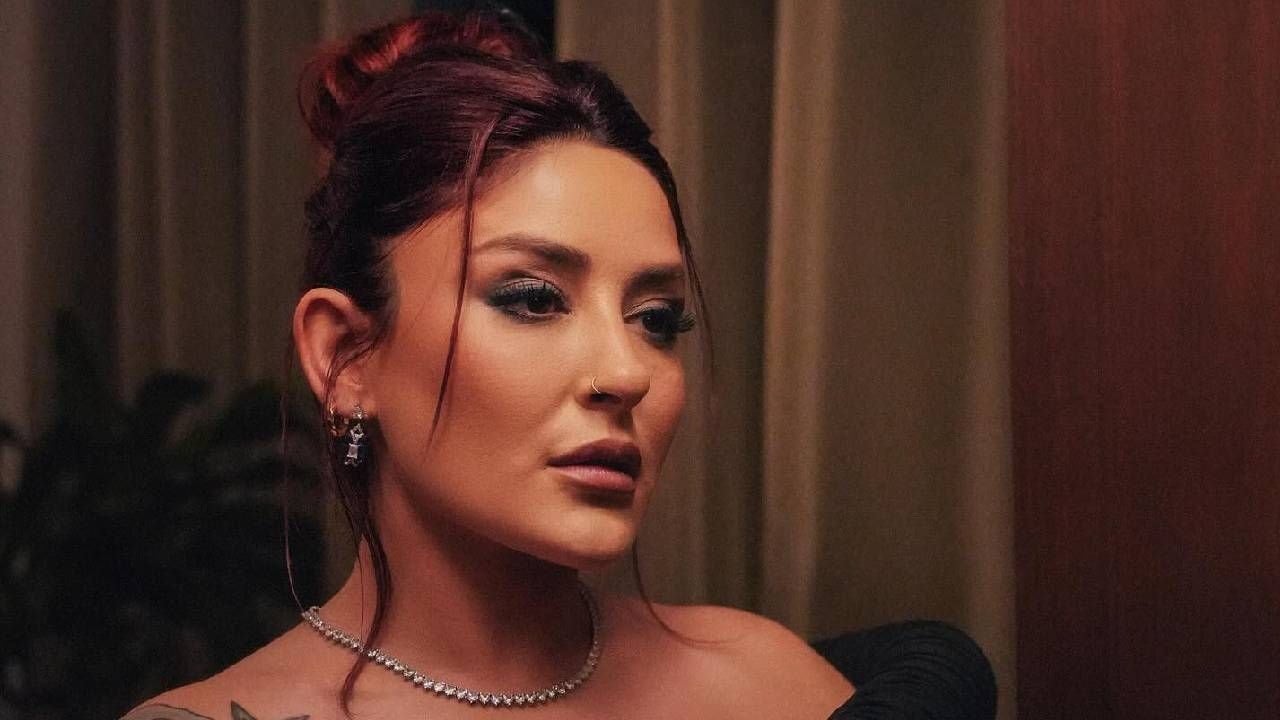 Melek Mosso kafa üstü düştü: Lütfen dua edin