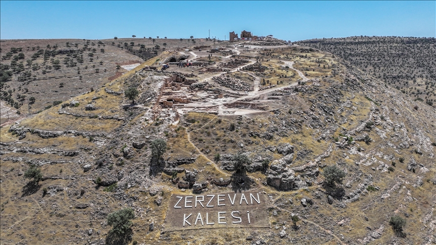 Zerzevan Kalesi kazısı: 1800 yıllık su dağıtım sistemi bulundu