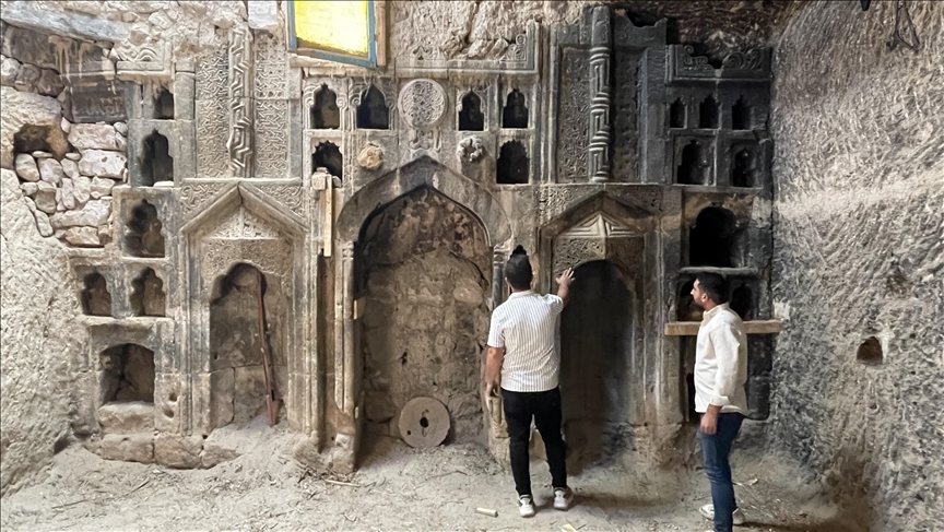 Nevşehir’de köyün odunluğu temizlendi, 6 asırlık taş oyma muhteşem bir cami bulundu