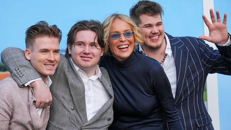 Sharon Stone: Hiç doğurmadı ama harika anne oldu