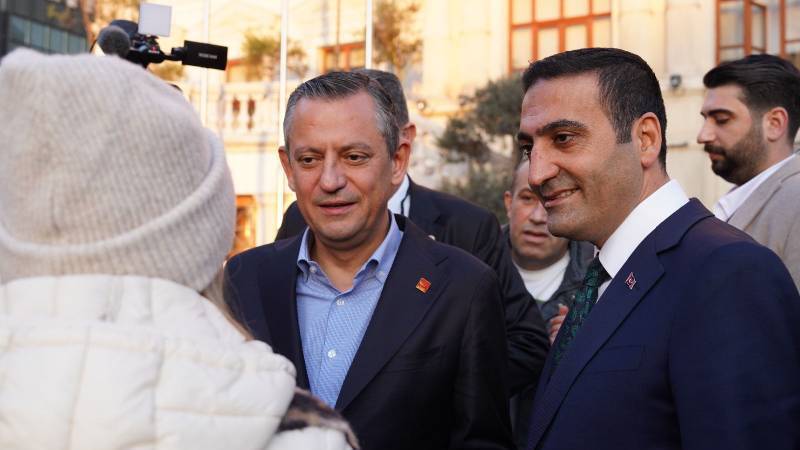 Özel’den sert tepki: 9 dalga değil, 99 dalga yapsanız başaramayacaksınız!