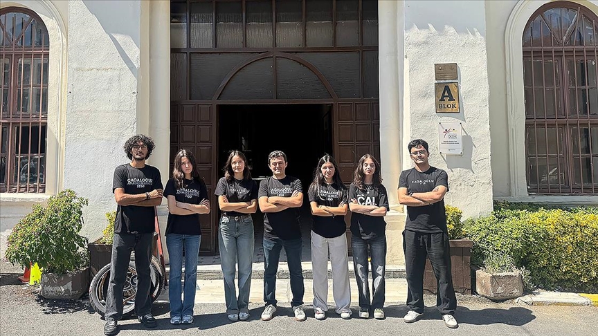 Cağaloğlu Anadolu Lisesi öğrencilerinden CERN’de büyük başarı