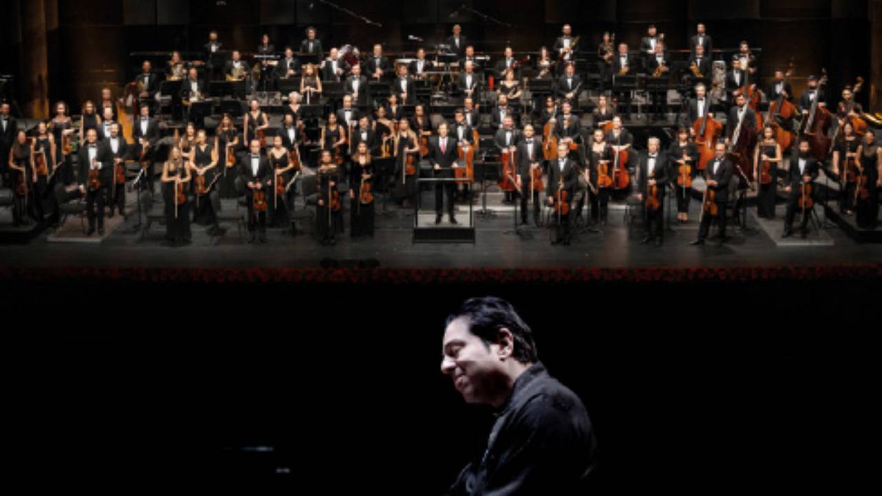 Fazıl Say ve Borusan İstanbul Filarmoni Orkestrası Elbphilharmonie’de ayakta alkışlandı