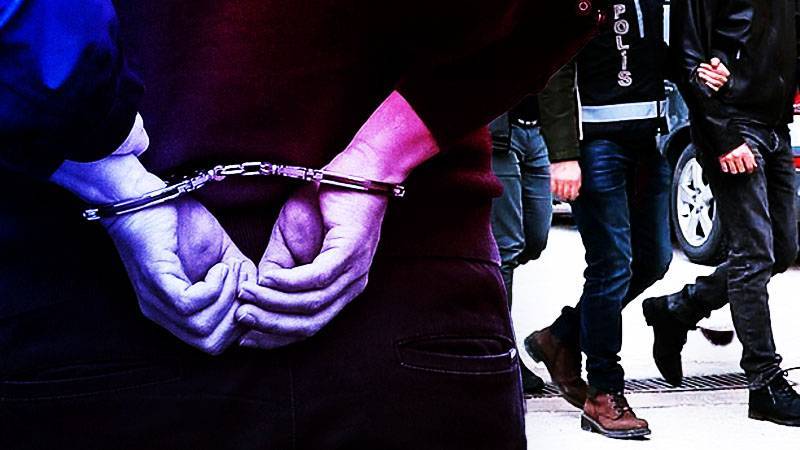 İddia: 27 yıllık polis memuru kırmızı bülten çıkarmak için 25 bin dolar istedi, çelik yelek sattı