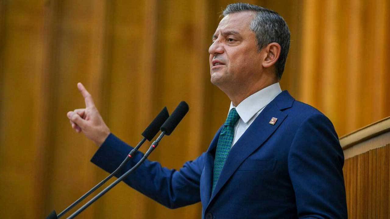 Özel 2016’da dokunulmazlıkların kaldırılması konusunda özür diledi