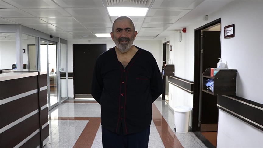 ’15-20 gün içinde nakil olmazsan öleceksin’ dendi, kızının karaciğer bağışıyla hayata tutundu