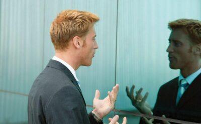 Psikologlar öyle diyor: Kendi kendine konuşmak delilik değil