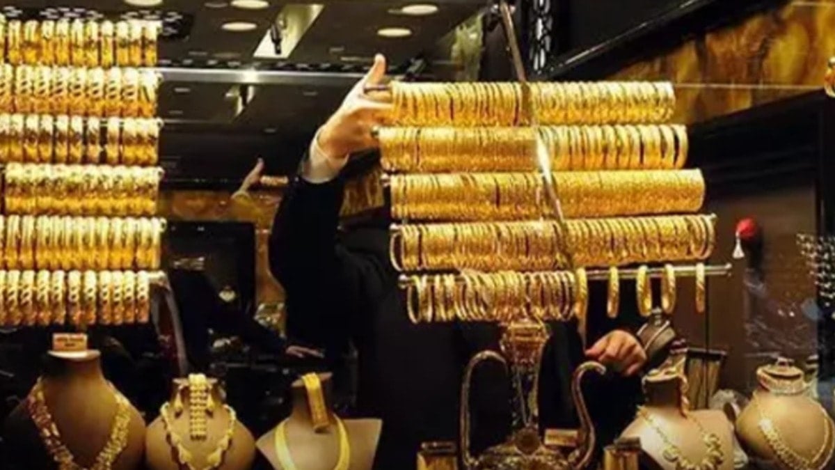 Vurgun yapmak için kuyumcu açmış: Altınları topladı, kayıplara karıştı