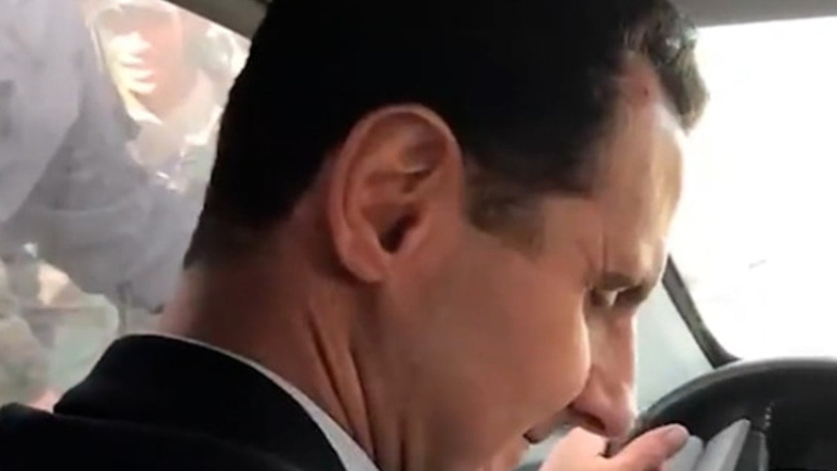 ‘Çok gizli’ yazan zarftan Esad’ın arşivi çıktı: Dalga geçmediği kimse kalmamış