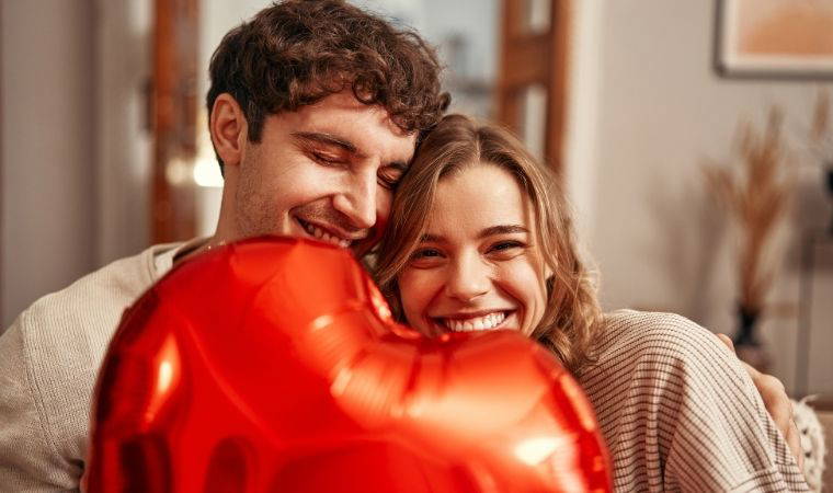 Romantik jestleri en çok seven üç burç