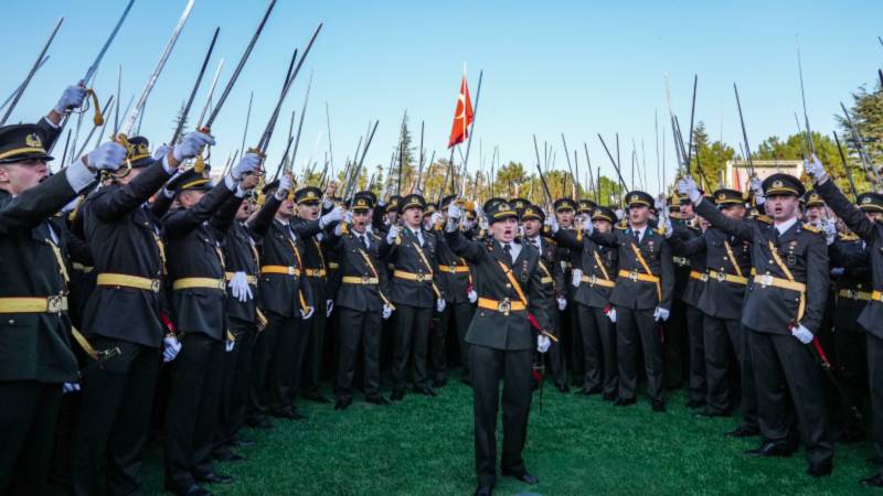 Teğmen Ebru Eroğlu, Saygı Öztürk’e kızdı: Beni kitabından çıkar