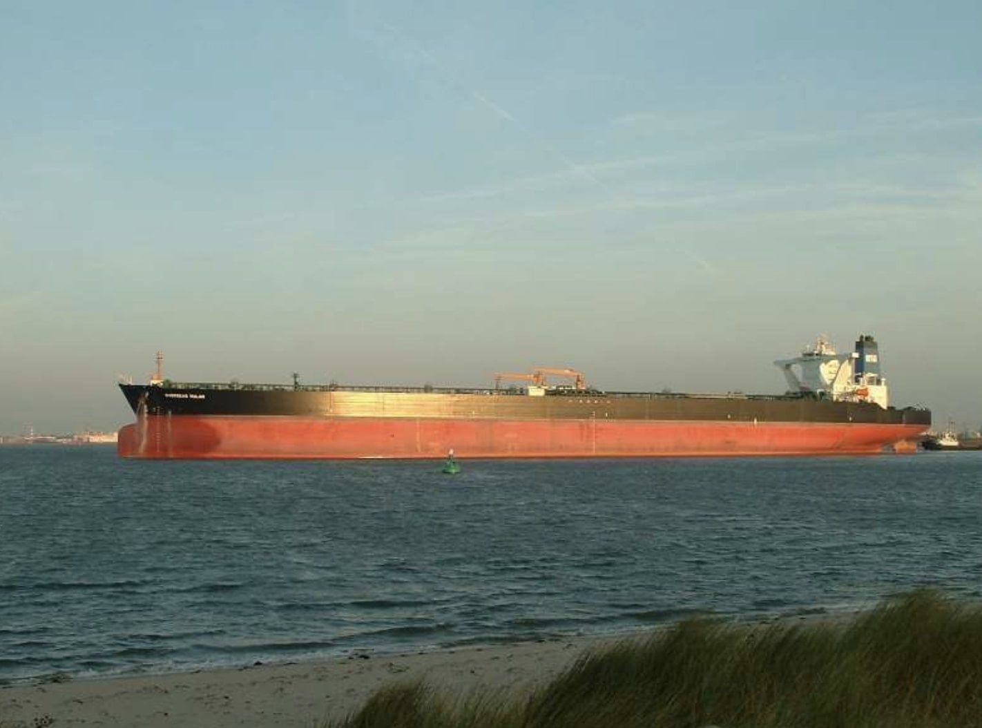 ABD yaptırımlı geminin peşinde: Türkiye menşeili şirketin tankeri gövdesine Rus bayrağı çizdi