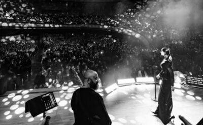 Sıla Almanya’da: Beethoven Salonu’nda 2200 kişiye şarkı söyledi