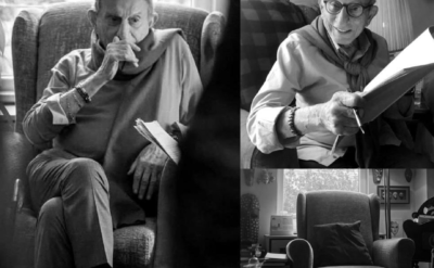 Sanki hâlâ o meşhur koltuğunda oturuyor