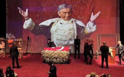 Haldun Dormen son kez sahnedeydi, alkışlarla uğurlandı