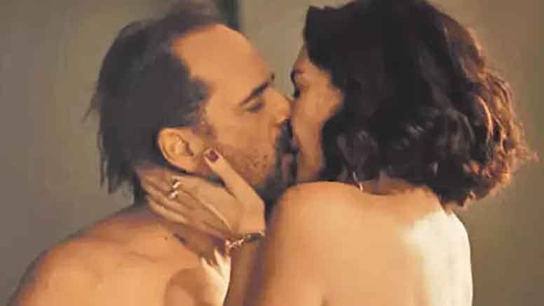 Bergüzar Korel sevişme sahnesi için konuştu: Bunu erkeklere sormyorsunuz