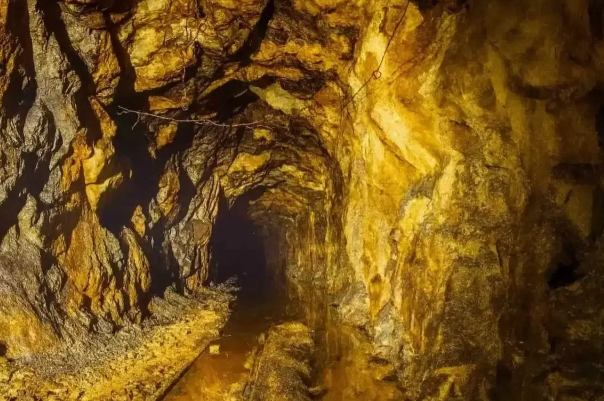 Suudi Arabistan’da petrolden sonra bir de milyarlarca dolarlık altın bulundu