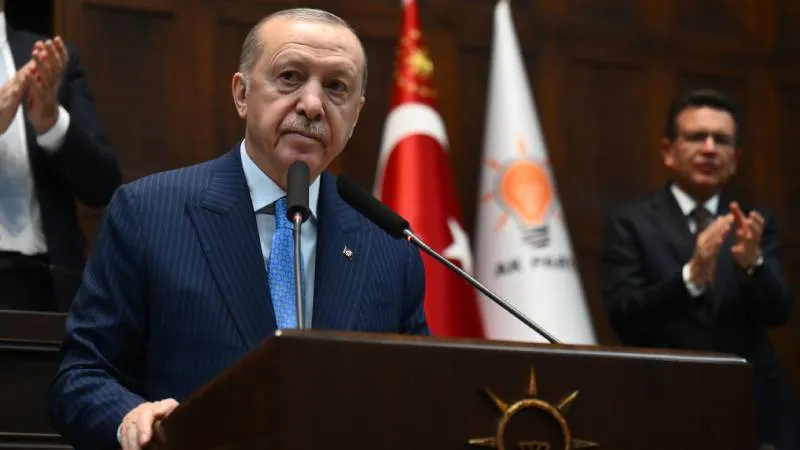 ‘Bayrak provokasyonu’ ortak öfkeyle kınandı