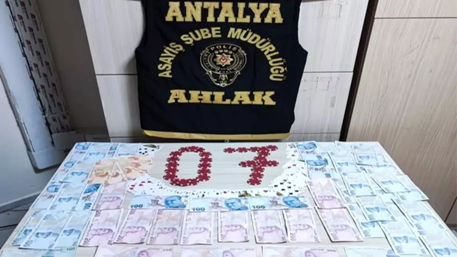 Analı-kızlı fuhuş şebekesi: 12’si tutuklu 15 kişiye dava