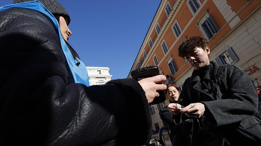 Aşk çeşmesine para atmak için para vereceksiniz