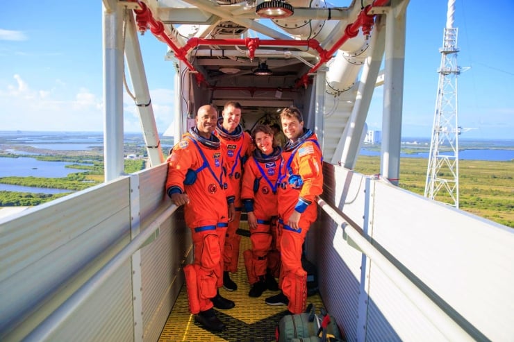 Ay’a dönüş yine ertelendi