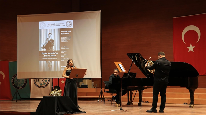Konserden önce hayatını kaybetti, enstrümanı lösemili çocuklar için sahnedeydi