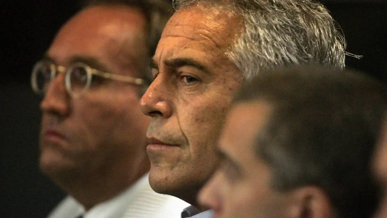 CHP Sözcüsü Zeynel Emre dört ayrı bakana Epstein’i sordu