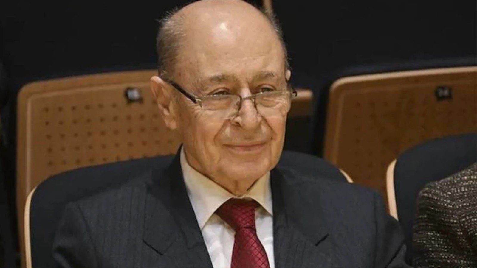 10. Cumhurbaşkanı Sezer, Erol Evgin’in kulisinde