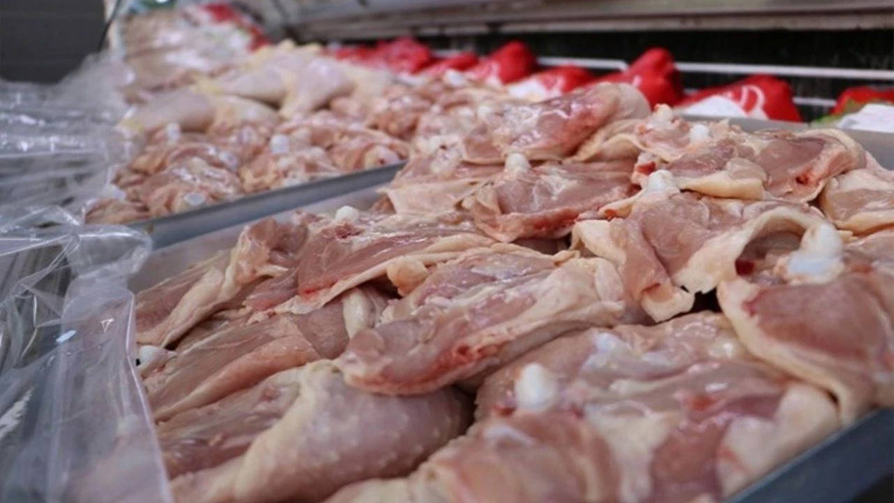 Tavuk eti ihracatı Ramazan sonuna kadar durduruldu