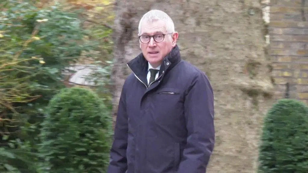 Epstein belgeleri: Starmer’ın iletişim direktörü de istifa etti